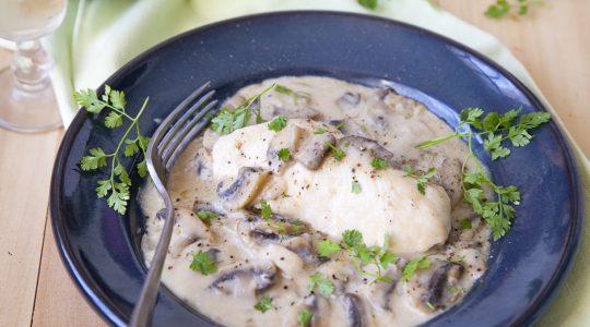 Petti di pollo panna e funghi