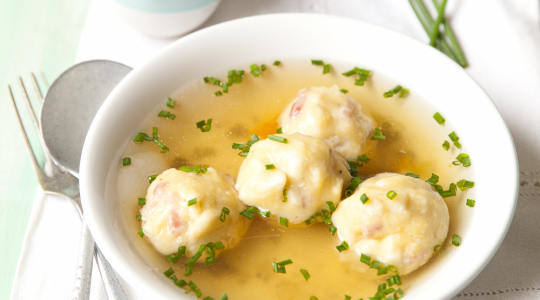 Zuppa con i canederli tirolesi  